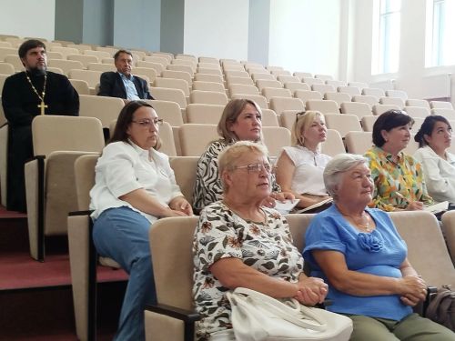 Государство поддерживает социально ориентированные НКО, участвующие в развитии гражданского общества