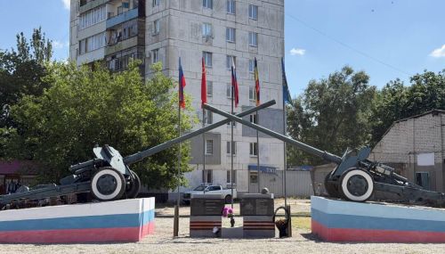 Ринат Садыков почтил память освободителей Лисичанска в четвертую годовщину освобождения города