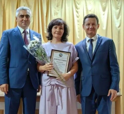 Педагоги - победители профессиональных конкурсов отмечены грамотами