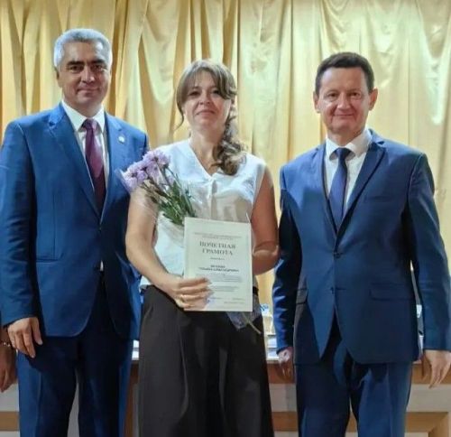 Педагоги - победители профессиональных конкурсов отмечены грамотами