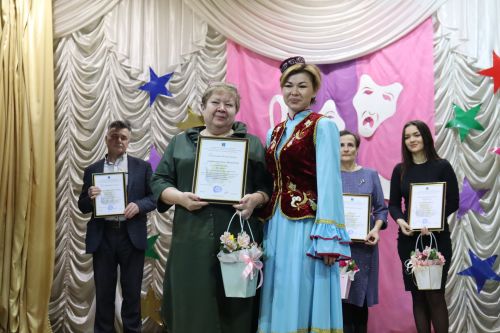 Концерт и награждение работников культуры Камско-Устьинского района украсили профессиональный праздник