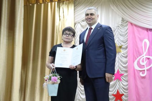 Концерт и награждение работников культуры Камско-Устьинского района украсили профессиональный праздник