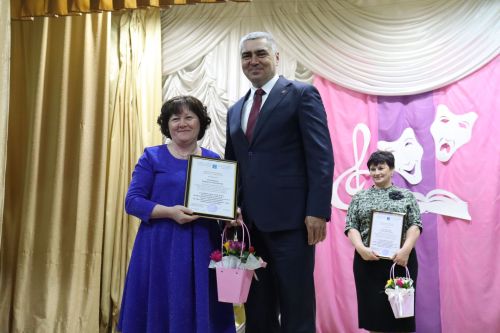 Концерт и награждение работников культуры Камско-Устьинского района украсили профессиональный праздник