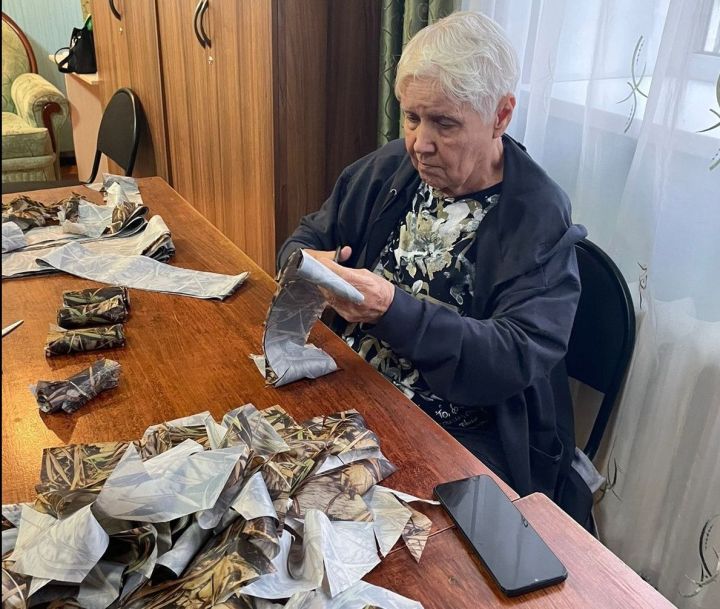 В Камском Устье провели мастер-класс по плетению маскировочных сетей