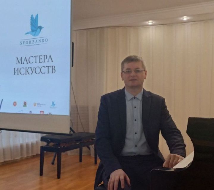 Преподаватель Камско-Устьинской ДМШ стал Лауреатом республиканского конкурса