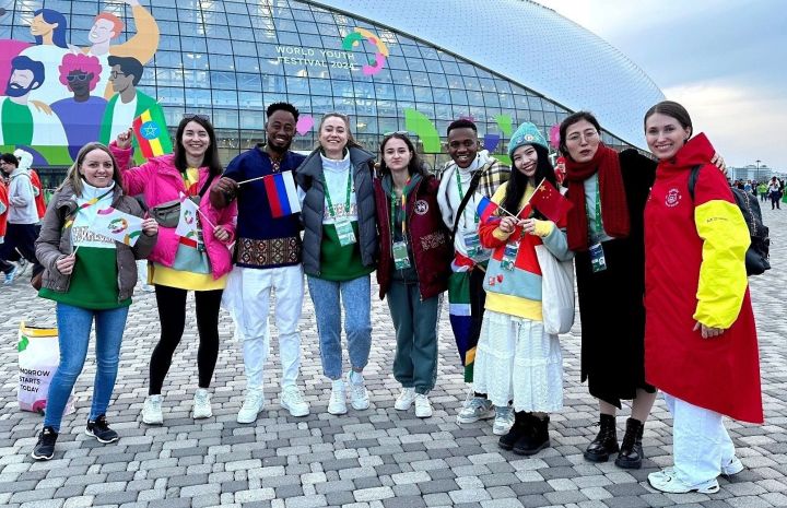 Выпускница Камскоустьинской школы приняла участие во Всемирном фестивале молодежи в Сочи