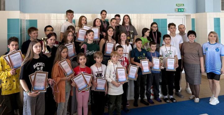 В Камском Устье определили лучших пловцов среди школьников