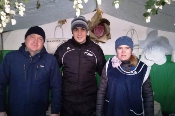 Камско-Устьинская татарская школа приняла участие в ярмарке