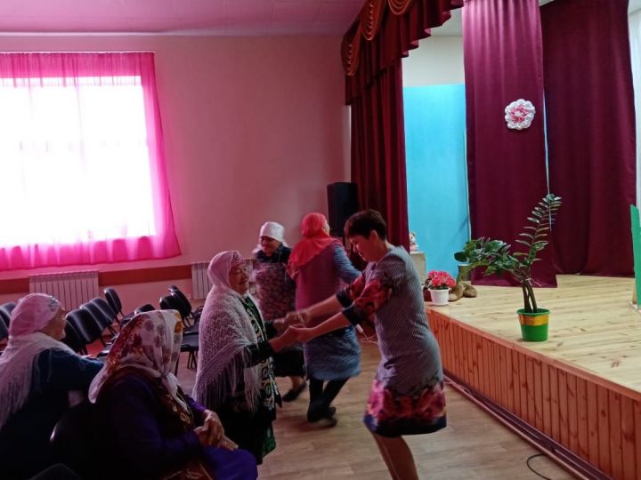 В Камском Устье уважают пожилых (фоторепортаж)