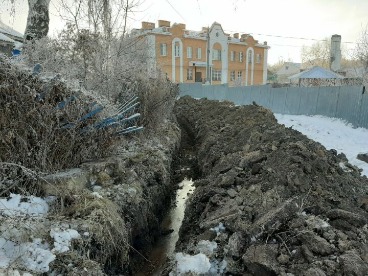 В Камском Устье ведется прокладка электрического кабеля