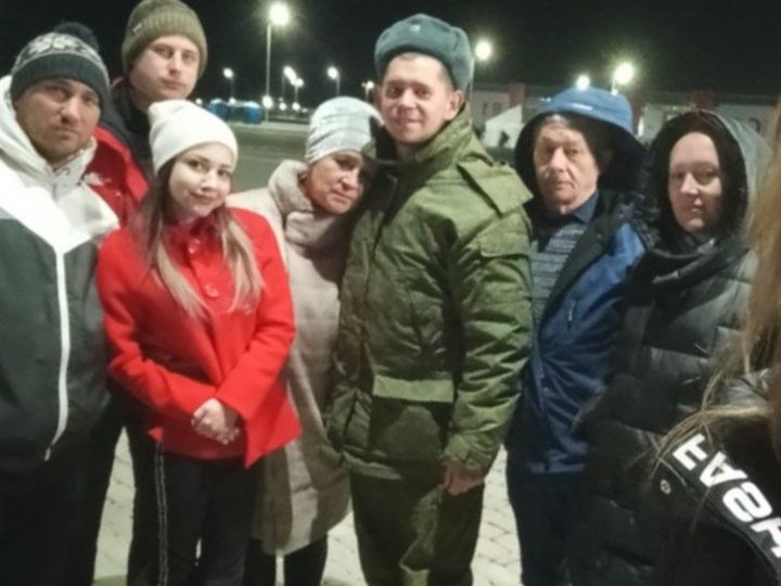 Первая партия мобилизованных из Камского Устья отправляется  в зону СВО
