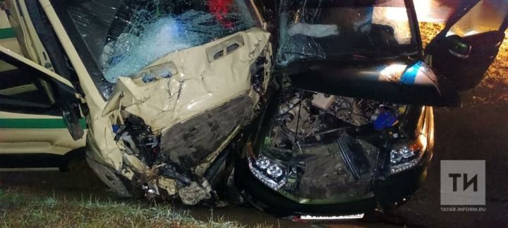 Смертельная авария при участии инкассаторского фургона и отечественного автомобиля произошла в Татарстане