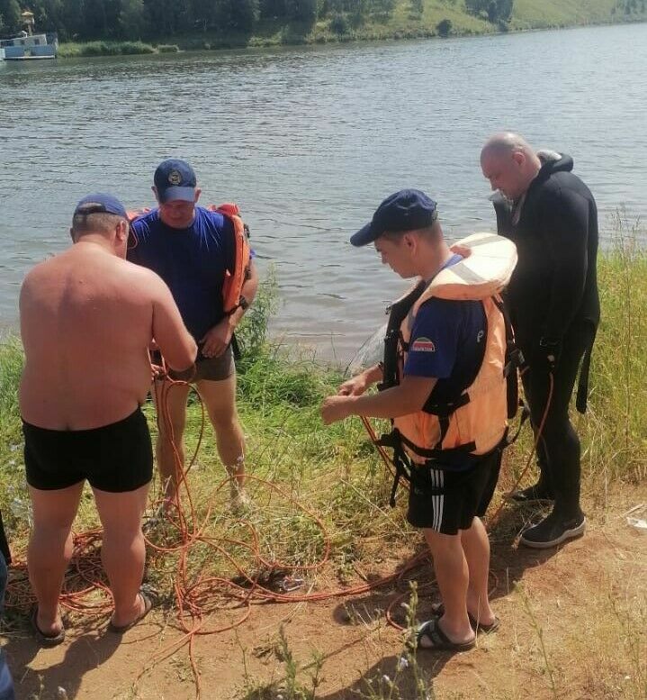 Тело мужчины было обнаружено в озере в Татарстане через сутки поисков