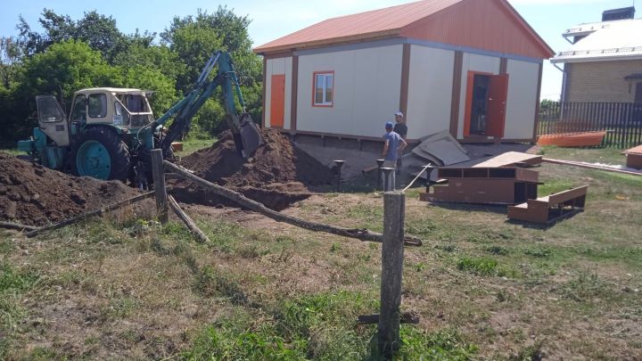 В Азимово-Курлебаш продолжается строительство ФАПа
