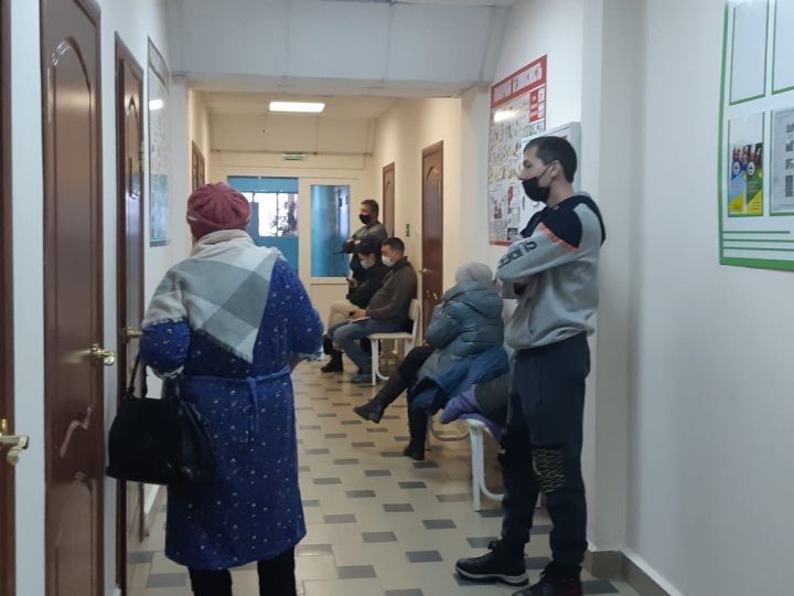 Количество госпитализаций больных коронавирусом в Татарстане снова стало расти