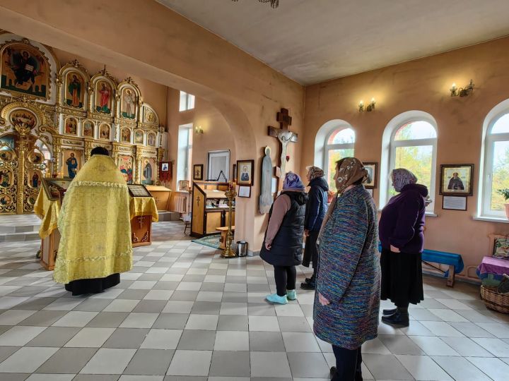 В Церквях Камско-Устьинского района молились о воинах