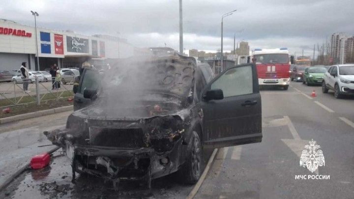 В Казани на ходу загорелась машина