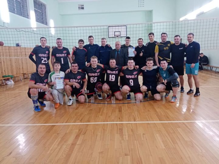В Камском Устье прошли соревнования по волейболу на призы райкома профсоюза учителей