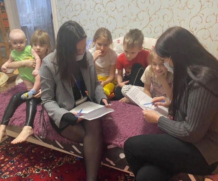 Социальная помощь камскоустьинским семьям