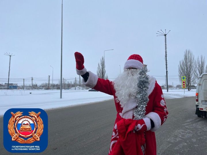 Сотрудники ГИБДД Татарстана поздравят добросовестных водителей в новогоднюю ночь