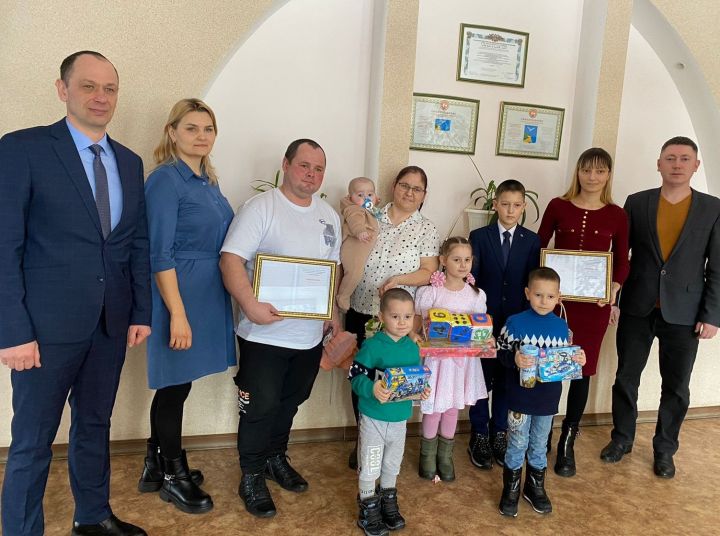 Молодые семьи Камского Устья получили поддержку на приобретение жилья
