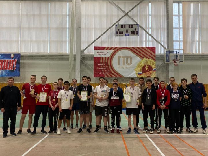 В Камском Устье прошел районный турнир по волейболу