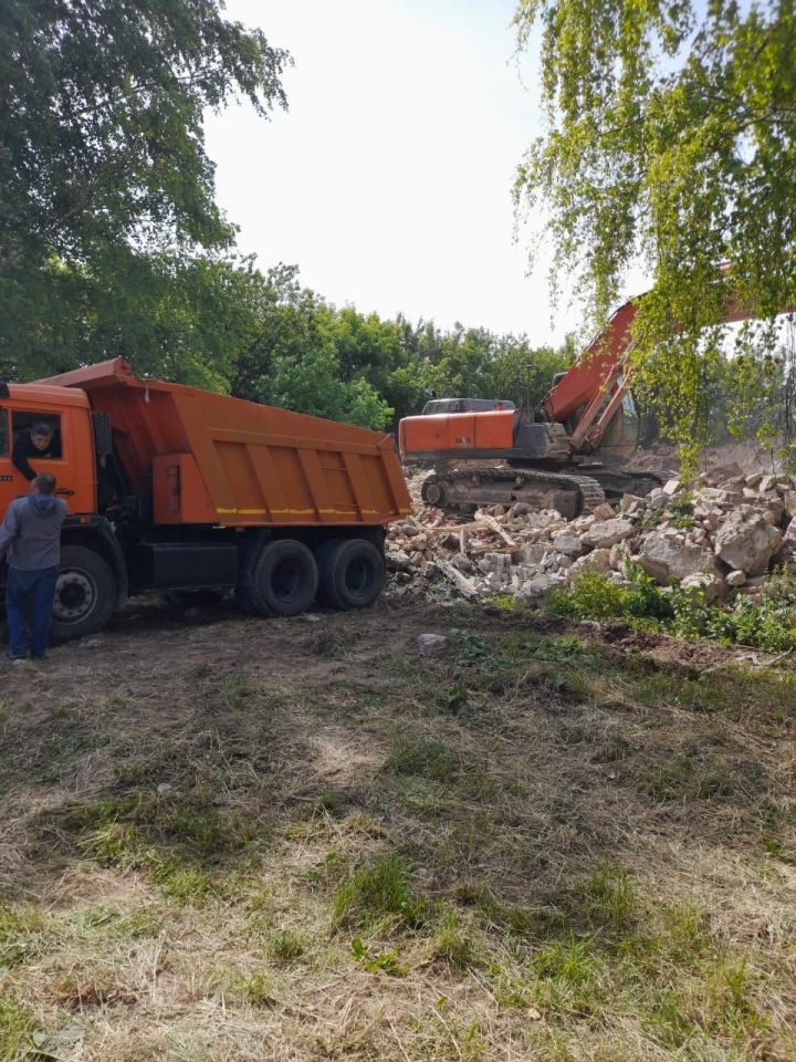 Красновидово авылы халкы җимерек бинаны сүткән