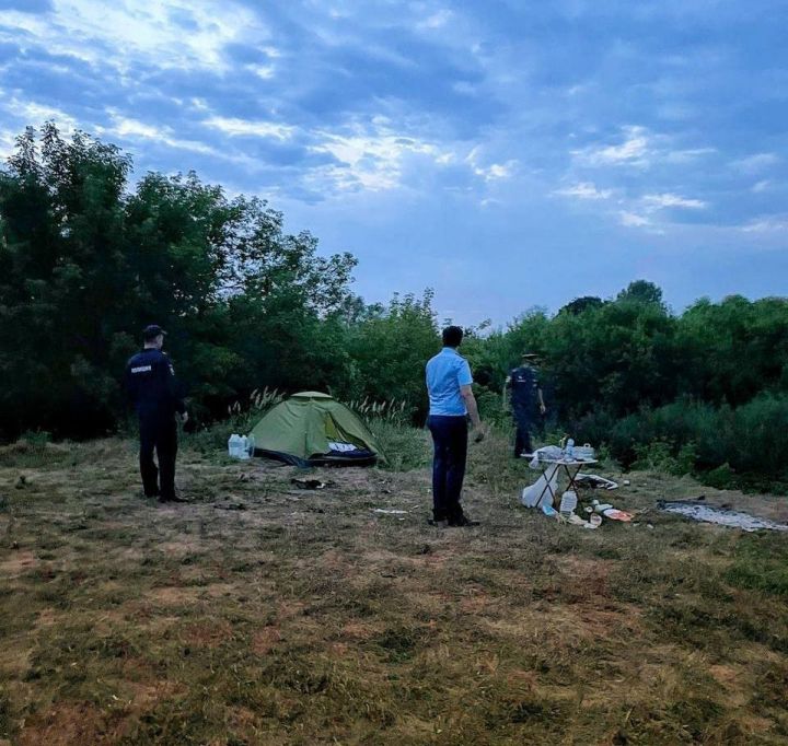 В Татарстане в утонувшем в реке автомобиле погибли люди