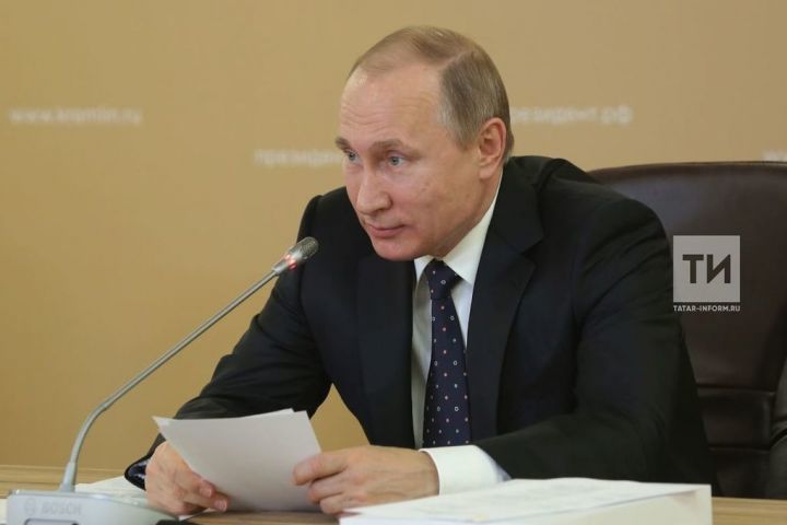 Путин подписал закон о праве отцов на алименты
