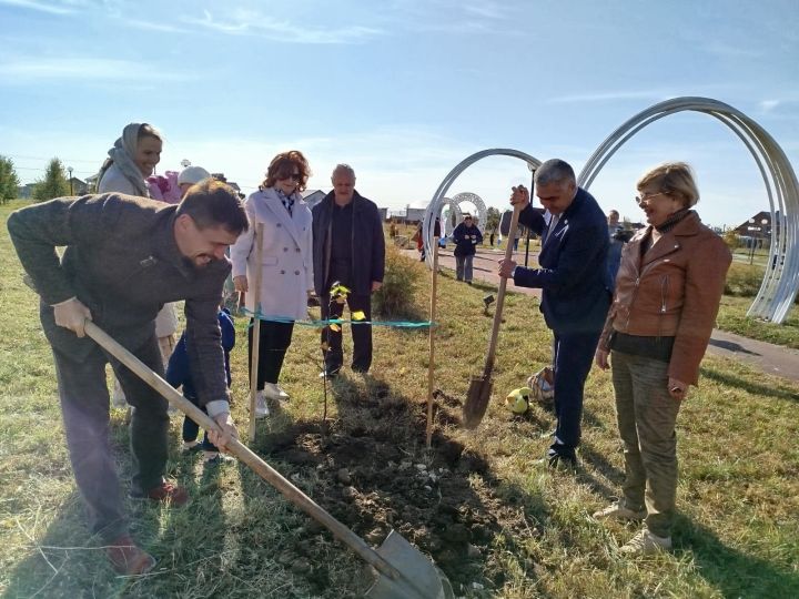 Татарстанның нык гаиләләре аллеясы Кама Тамагыннан башлана