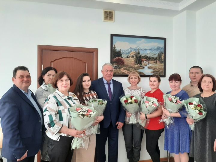 В Камско-Устьинской ЦРБ поздравили мам и жен участников СВО с 8 марта