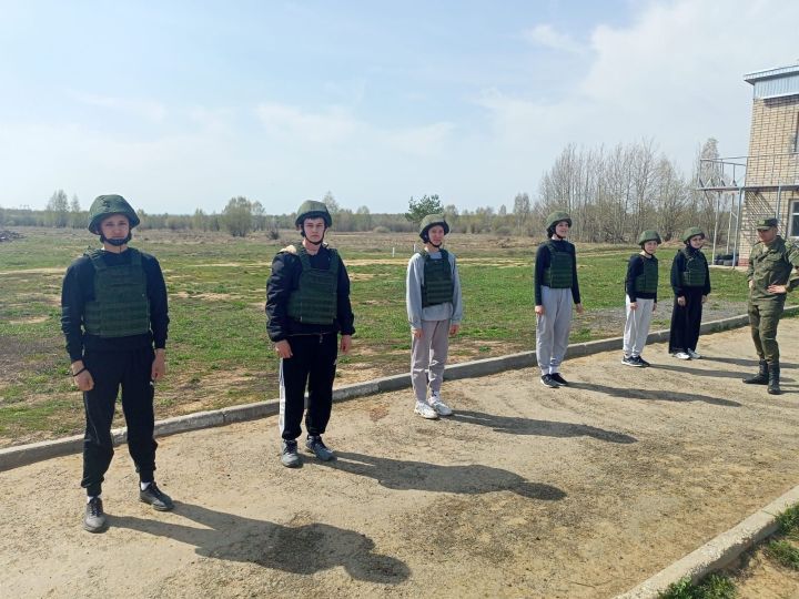 Камскоустьинские школьники приняли участие в учебных стрельбах
