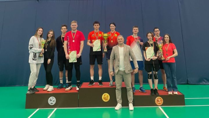 Спортсмены Камского Устья стали серебряными призерами Чемпионата РТ по бадминтону