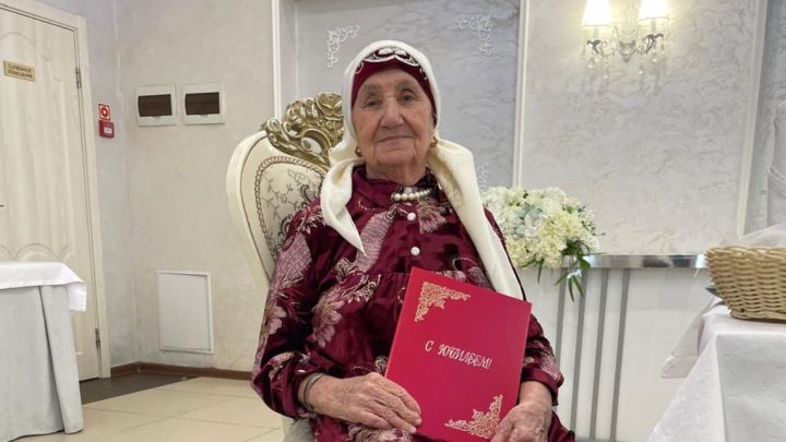 Долгожительница Камско-Устьинского района отметила юбилей