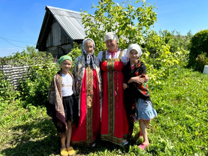 Встречаем праздник в народной одежде