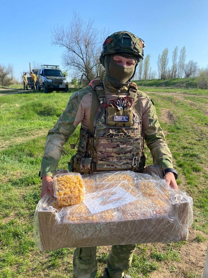 Алинә Захарова: “Хәрби операция зонасына һәрвакыт чәкчәк илтәбез”