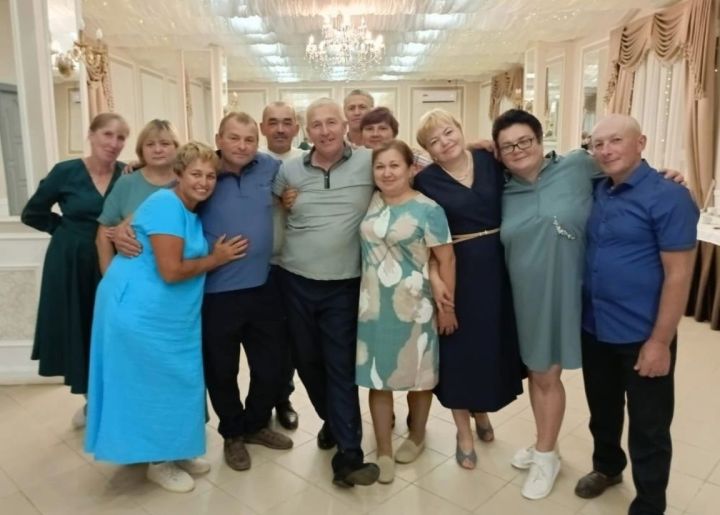 Выпускники Большекляринской школы не забывают друг друга