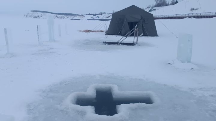 В Камском Устье на Волге все готово к крещенским купаниям