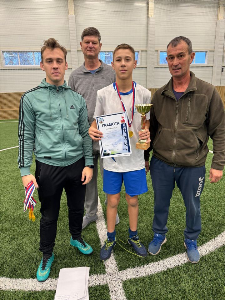 Открытый турнир по мини-футболу прошел в Камском Устье