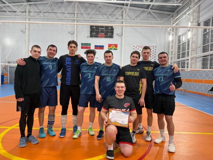 Камскоустьинские волейболисты взяли серебро