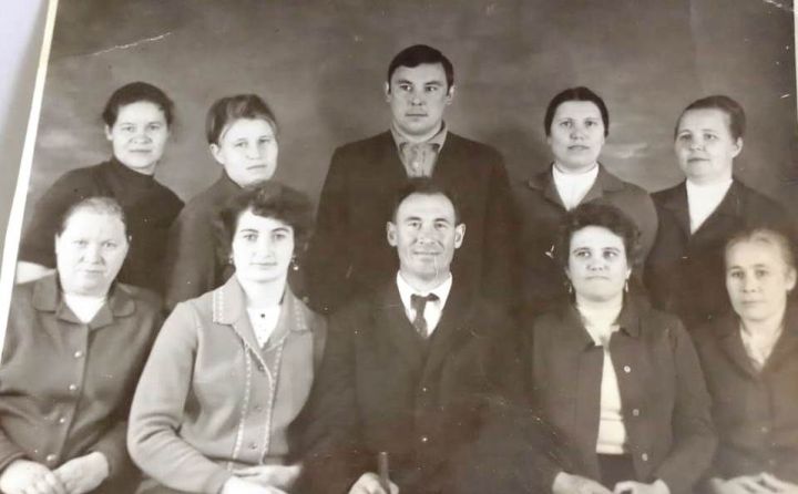 Свою трудовую жизнь посвятила потребкооперации