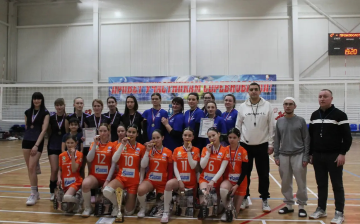 В Камском Устье продолжается третий сезон женской волейбольной лиги