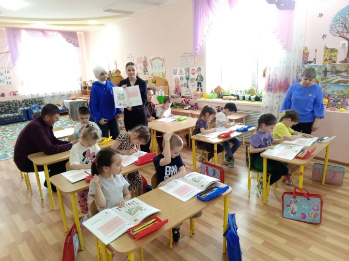 Первые Камского Устья продолжают знакомить дошколят с направлениями Движения