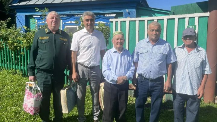 Более 40 лет Ирек Гатин посвятил лесному делу