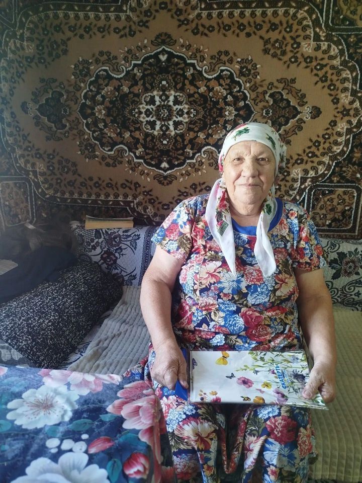 Күп балалы әни һәм умартачы